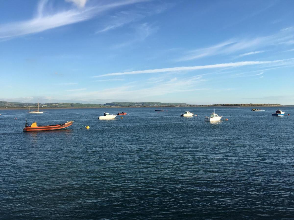 Beautiful Aberdovey Seafront Apartment 2 Aberdyfi Esterno foto