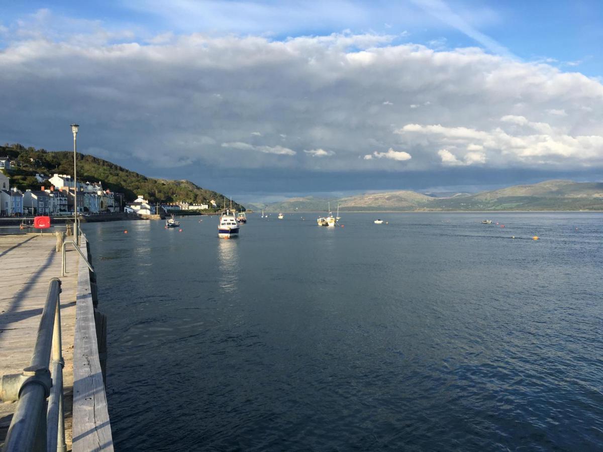 Beautiful Aberdovey Seafront Apartment 2 Aberdyfi Esterno foto