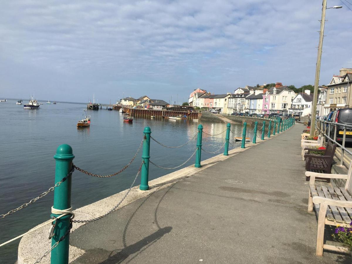 Beautiful Aberdovey Seafront Apartment 2 Aberdyfi Esterno foto